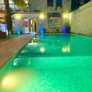 Mayahau Hotel